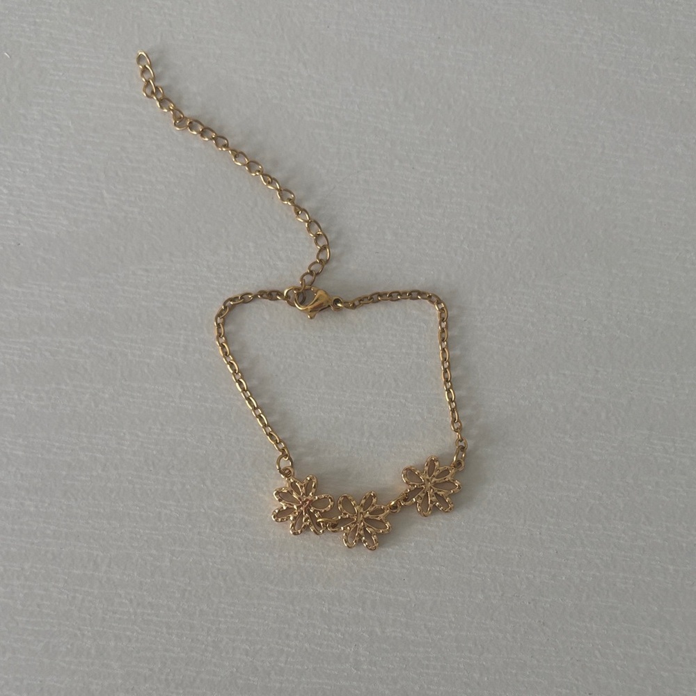 Gold Floral Chain Bracelet for Women - Three Daisy Charms